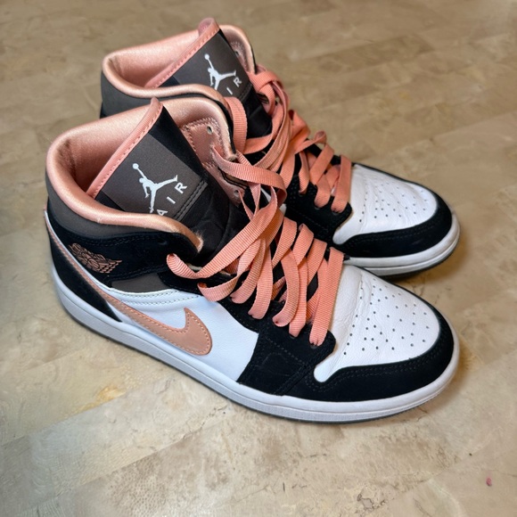Nike Air Jordan 1 Mid SE Women’s Pink/Peach and Black High Tops - Picture 1 of 7